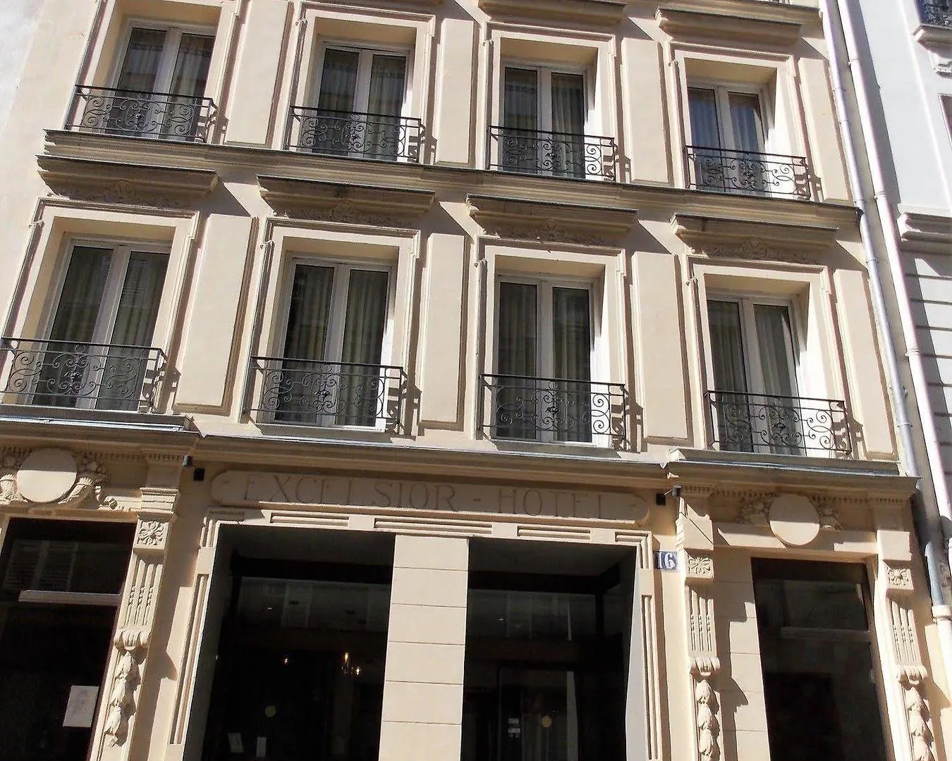 Excelsior Batignolles Hotel 3*