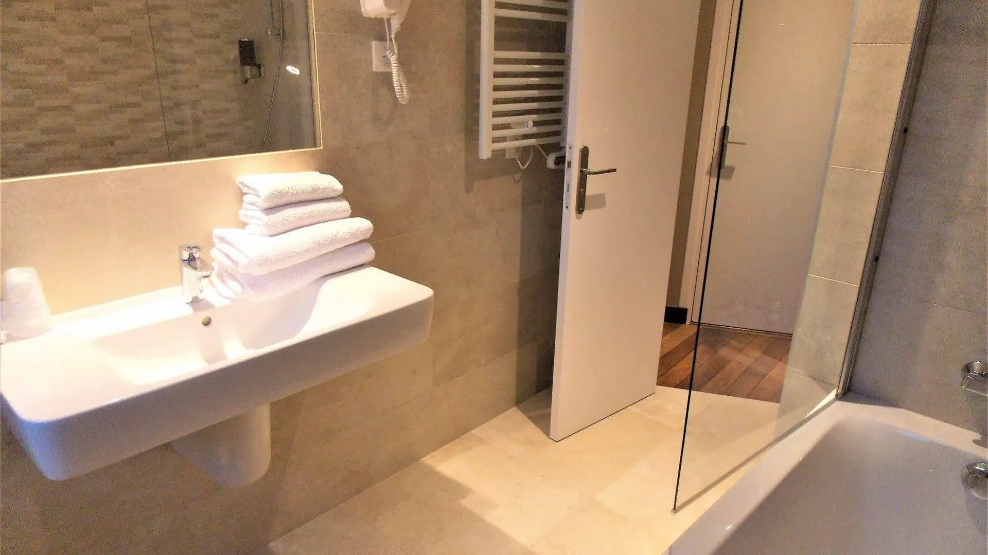 Excelsior Batignolles Hotel