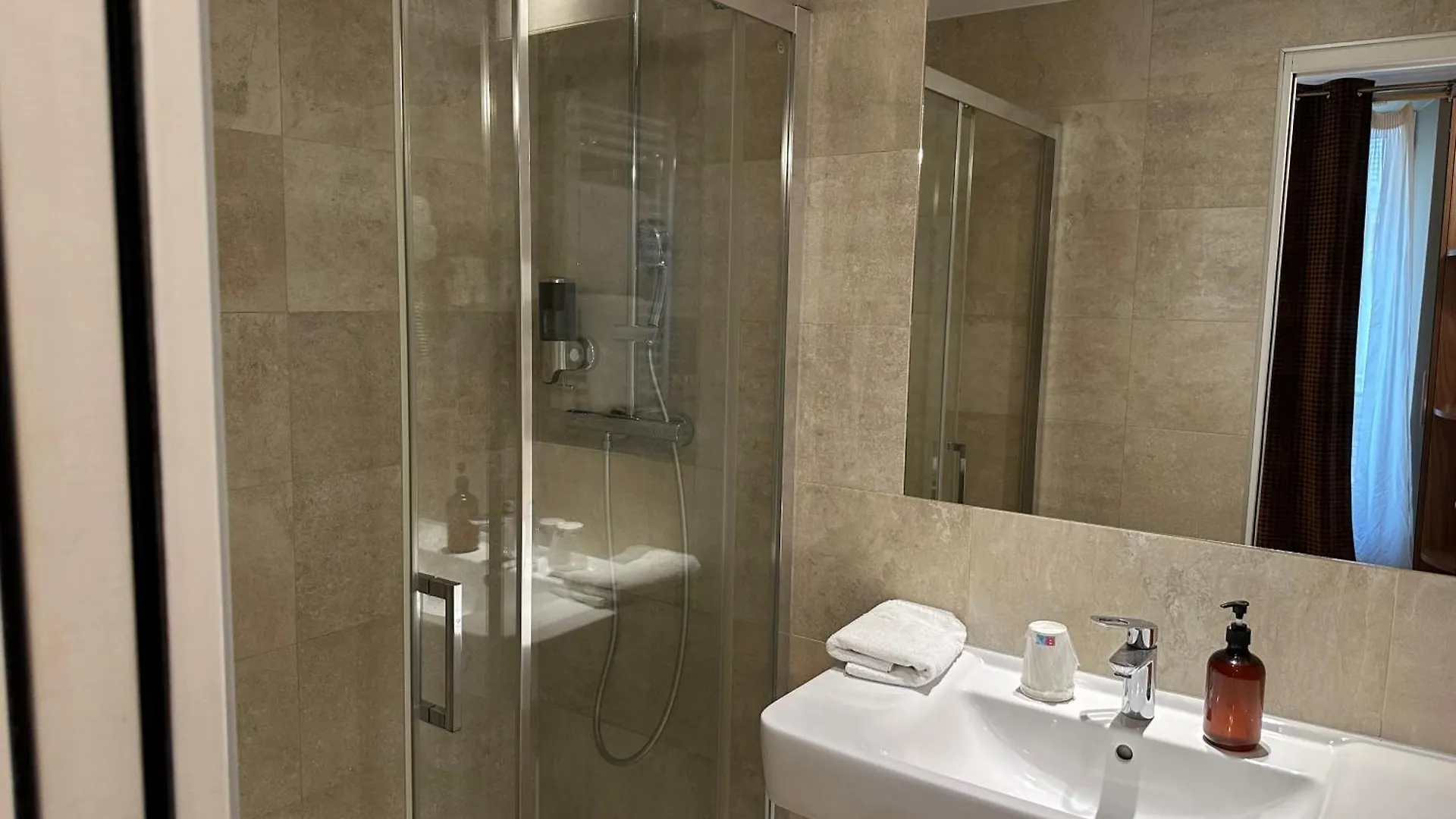 Hotel Excelsior Batignolles