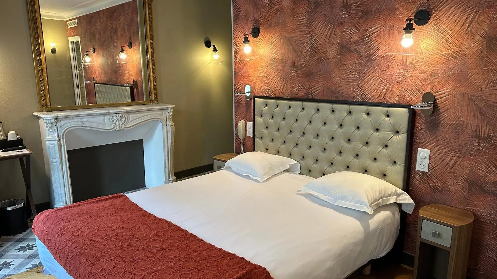 Hotel Excelsior Batignolles 3*